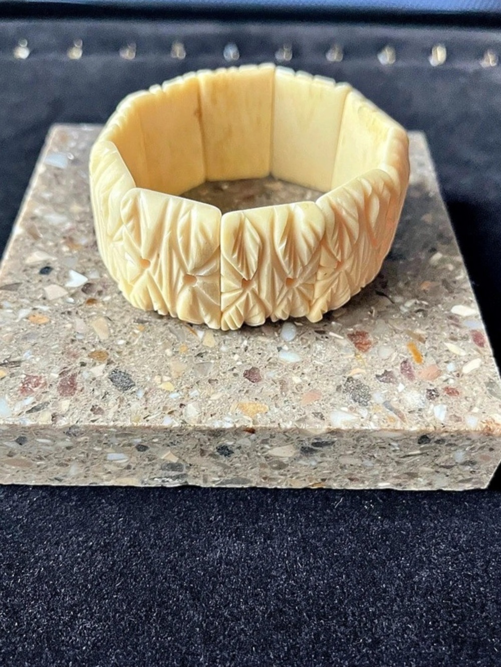 VTG Hand Carved Bovine Bone Floral Panel Stretch Bracelet